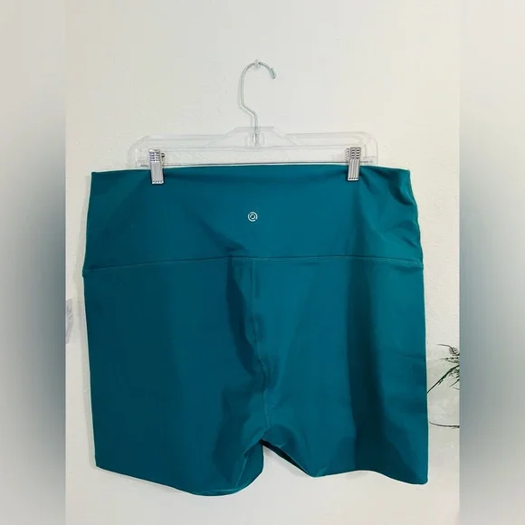Core IO Women’s Biker Shorts Size 3X NWT - Picture 3 of 7
